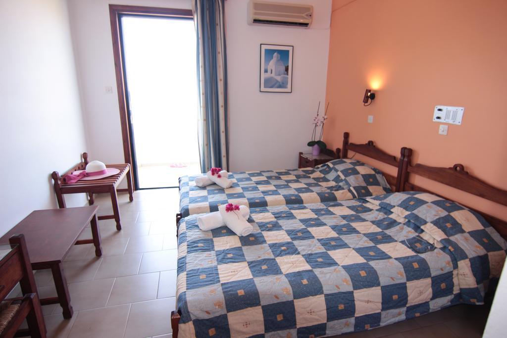 Lofos Hotel Плакиас Екстериор снимка