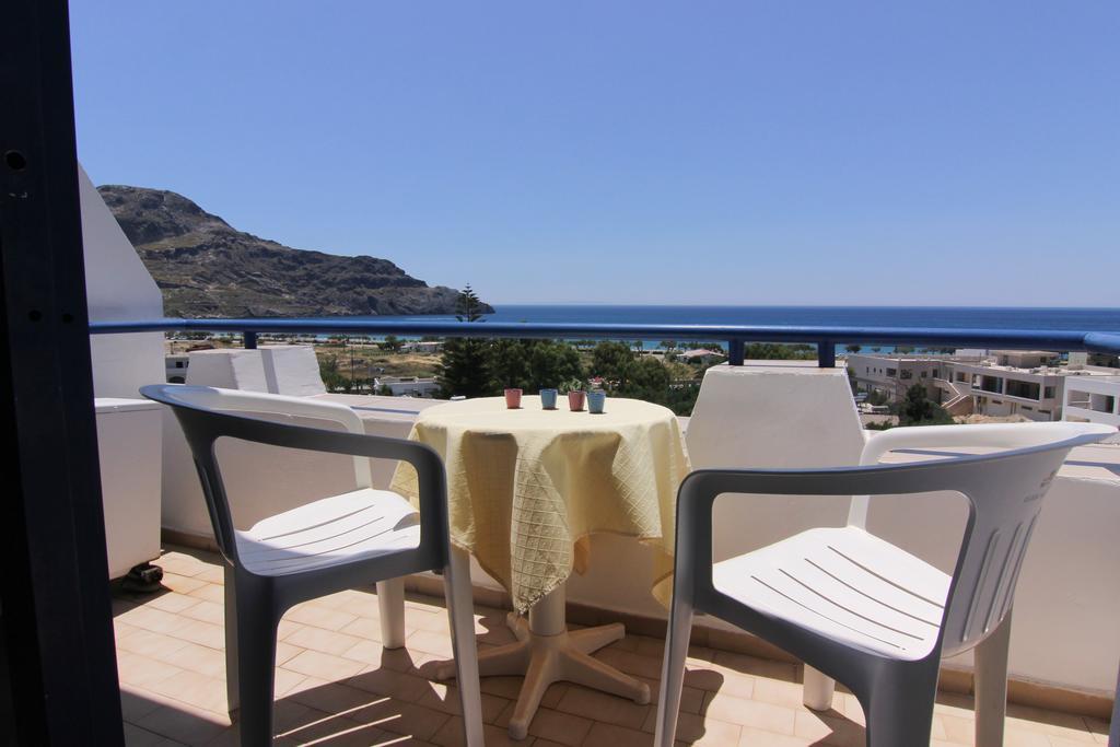 Lofos Hotel Плакиас Екстериор снимка