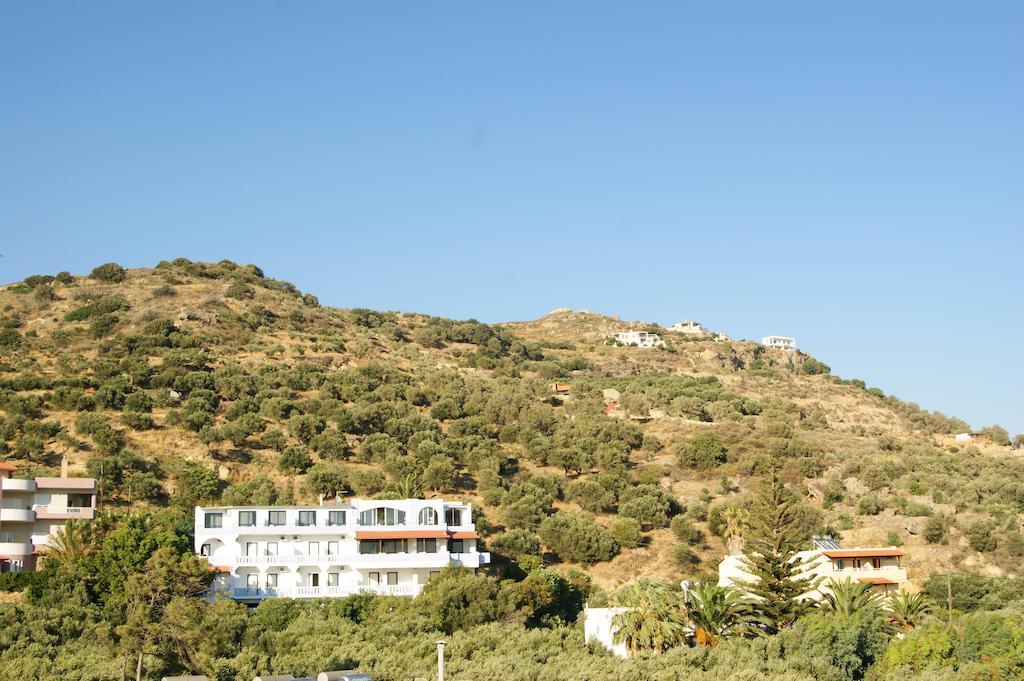 Lofos Hotel Плакиас Екстериор снимка