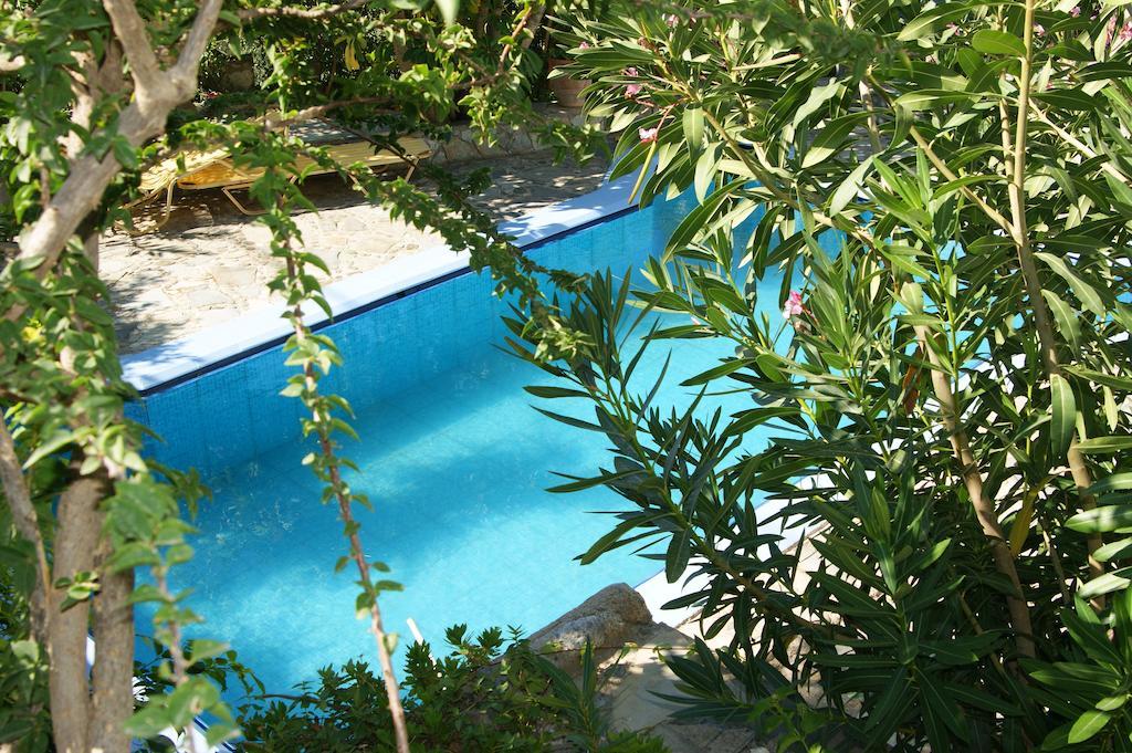Lofos Hotel Плакиас Екстериор снимка